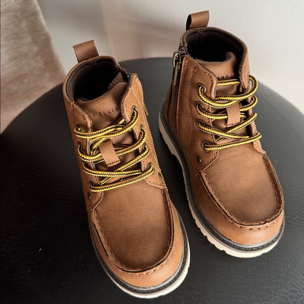 Perry Ellis Portfolio Brown faux Leather Boots with Yellow Laces Toddler size 8
